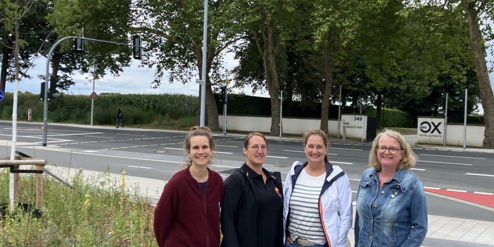 Foto Roxeler Straße Die vier Kandidatinnen vor der Roxeler Straße